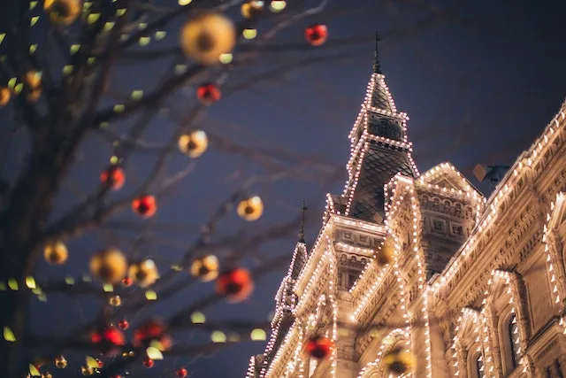 enjoy-hassle-free-holiday-decorating-with-our-range-of-elegant-commercial-artificial-christmas-trees