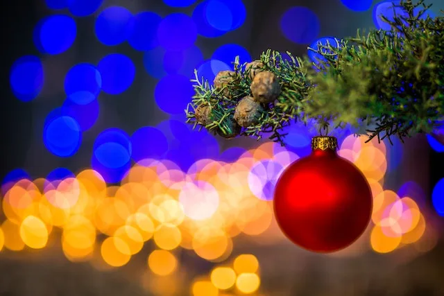 do-flocked-christmas-trees-get-messy